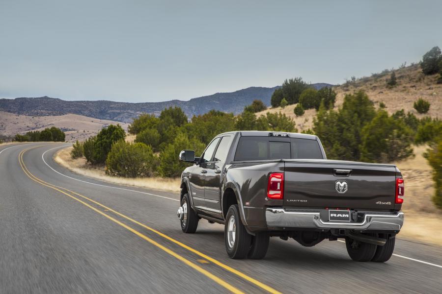  Ram 3500 Limited Crew Cab Dually (D2) (D2) 2019 года  (фото 12 из 45)